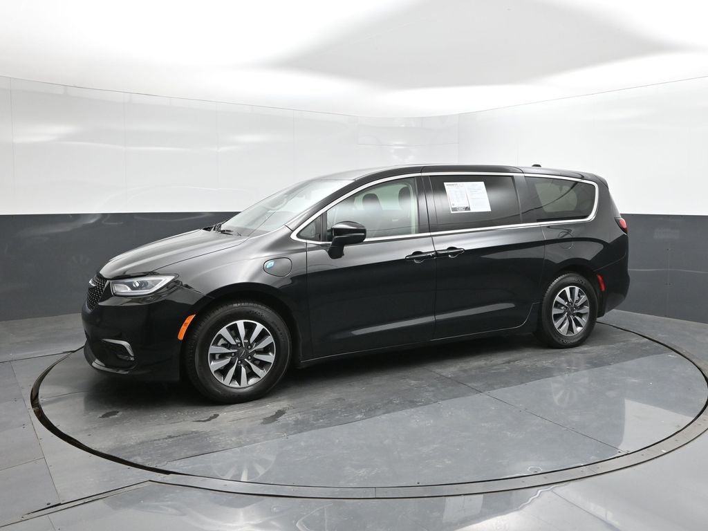 2023 Chrysler Pacifica Hybrid Touring L