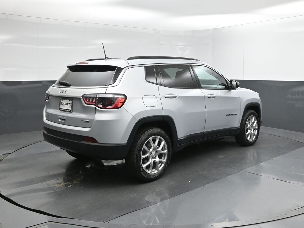 2024 Jeep Compass Latitude Lux