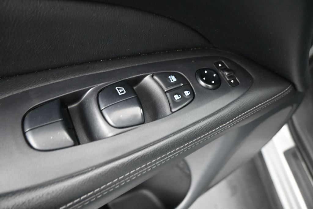 2020 Nissan Pathfinder S