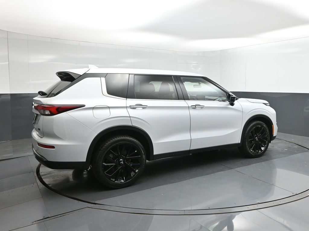 2023 Mitsubishi Outlander SE Black Edition