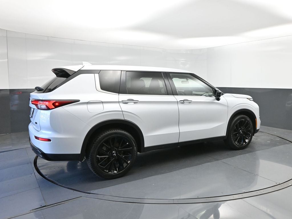 2023 Mitsubishi Outlander SE Black Edition