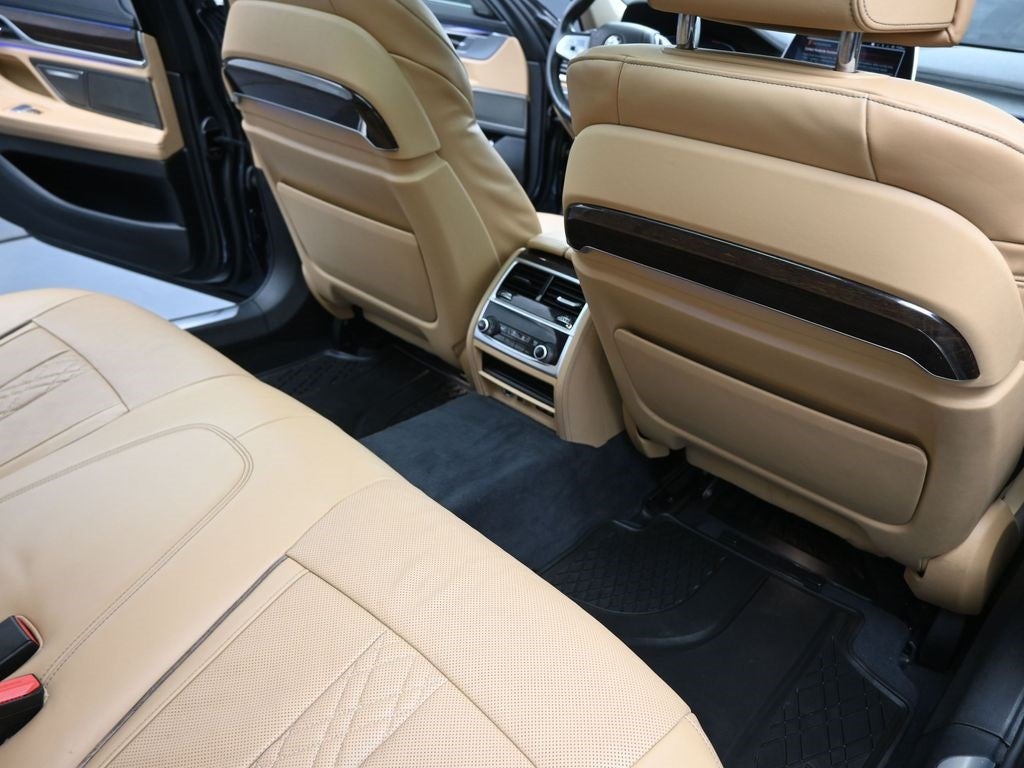 2020 BMW 7 Series 740i