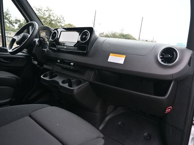 2024 Mercedes-Benz eSprinter 2500 Cargo 170 WB High Roof