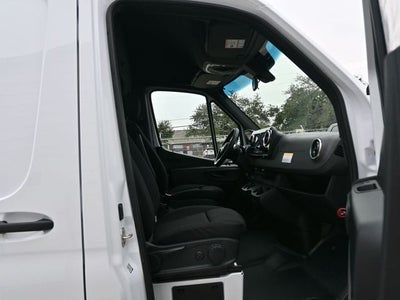 2024 Mercedes-Benz eSprinter 2500 Cargo 170 WB High Roof