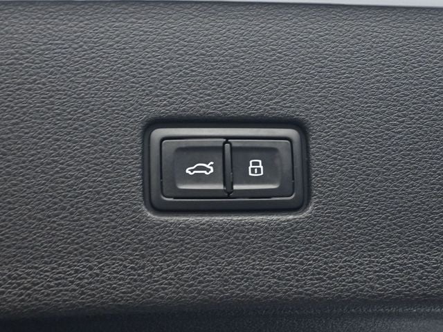 2023 Audi Q8 55 Premium quattro