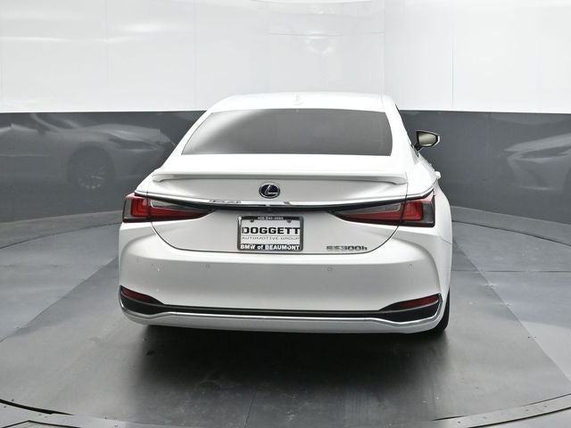 2021 Lexus ES 300h Ultra Luxury
