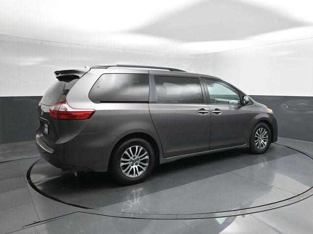 2018 Toyota Sienna XLE 8 Passenger