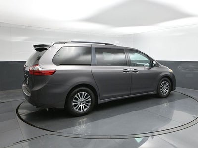 2018 Toyota Sienna XLE 8 Passenger