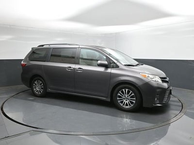 2018 Toyota Sienna XLE 8 Passenger