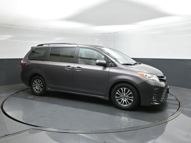 2018 Toyota Sienna XLE 8 Passenger