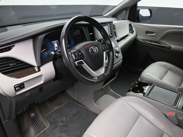 2018 Toyota Sienna XLE 8 Passenger