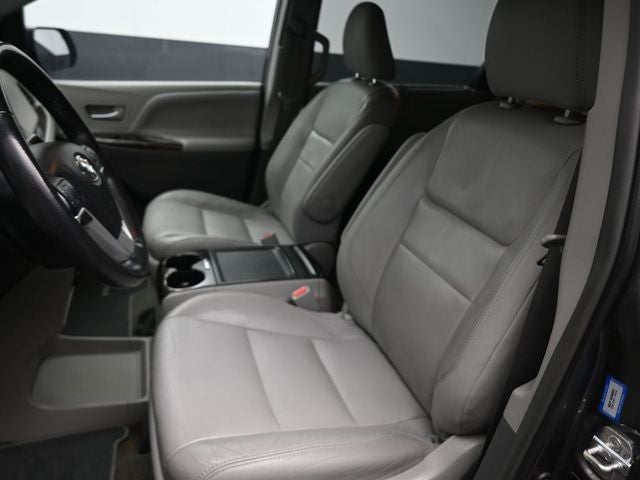 2018 Toyota Sienna XLE 8 Passenger