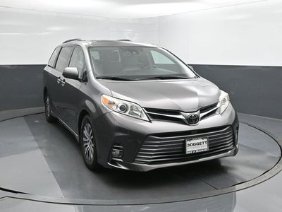2018 Toyota Sienna XLE 8 Passenger