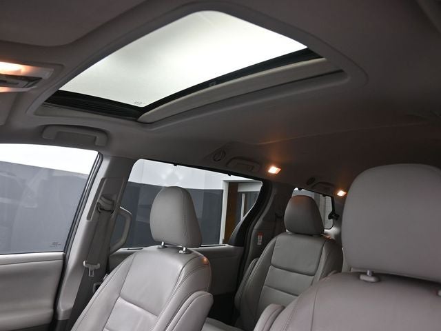 2018 Toyota Sienna XLE 8 Passenger