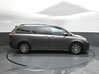 2018 Toyota Sienna XLE 8 Passenger