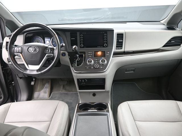 2018 Toyota Sienna XLE 8 Passenger