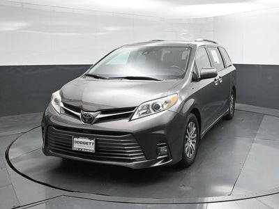 2018 Toyota Sienna XLE 8 Passenger