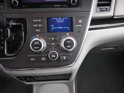 2018 Toyota Sienna XLE 8 Passenger