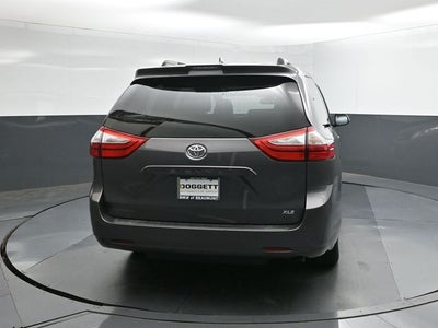 2018 Toyota Sienna XLE 8 Passenger