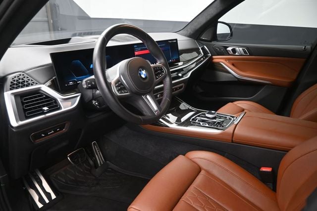 2025 BMW X7 M60i