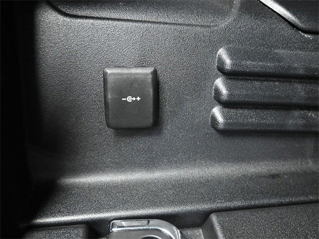 2025 Land Rover Defender 110 Sedona Red