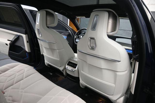 2025 BMW 7 Series 760i xDrive