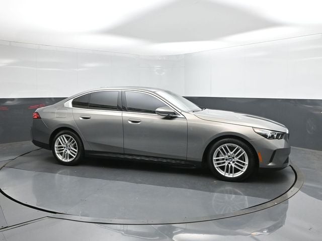 2024 BMW 5 Series 530i