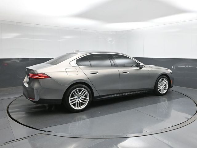 2024 BMW 5 Series 530i
