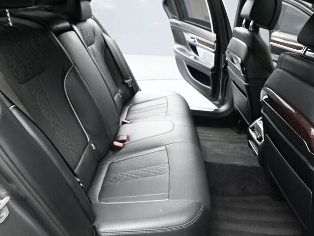 2017 BMW 7 Series 750i
