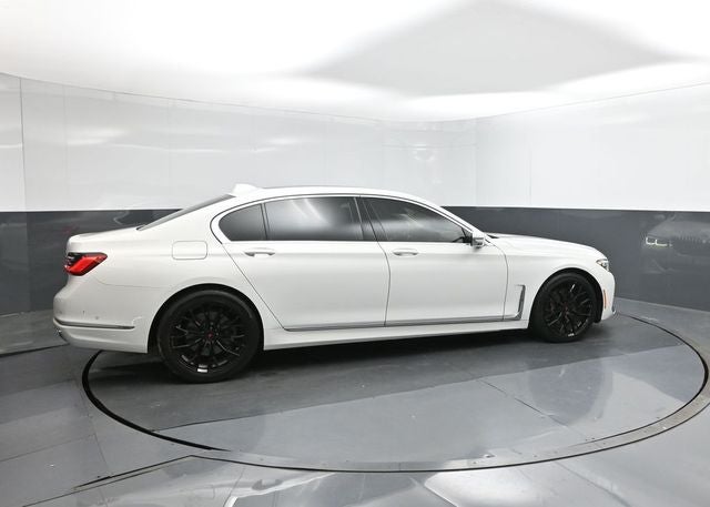 2022 BMW 7 Series 740i