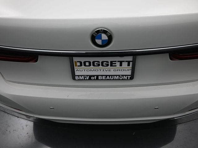 2022 BMW 7 Series 740i