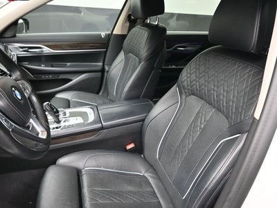 2022 BMW 7 Series 740i