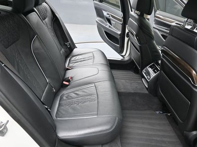 2022 BMW 7 Series 740i