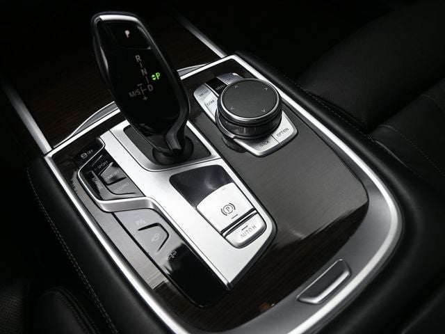 2022 BMW 7 Series 740i