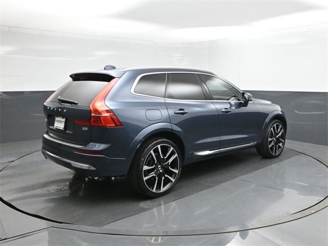 2023 Volvo XC60 B5 Ultimate Bright Theme