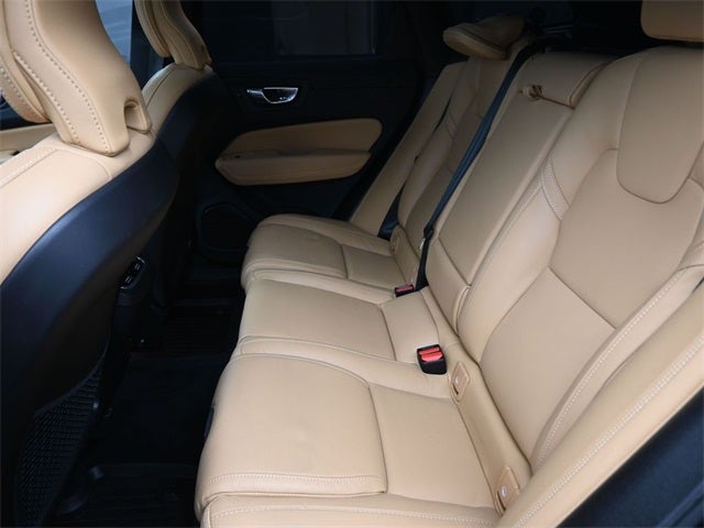 2023 Volvo XC60 B5 Ultimate Bright Theme