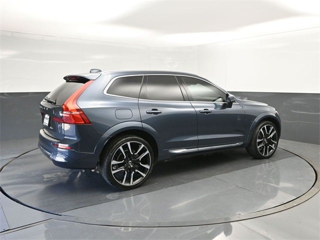 2023 Volvo XC60 B5 Ultimate Bright Theme