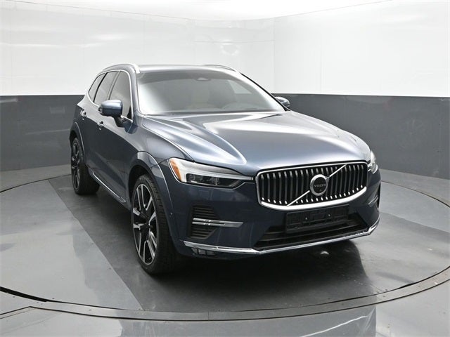 2023 Volvo XC60 B5 Ultimate Bright Theme