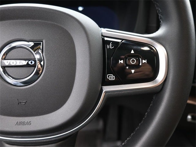2023 Volvo XC60 B5 Ultimate Bright Theme