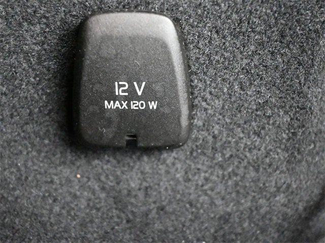 2023 Volvo XC60 B5 Ultimate Bright Theme