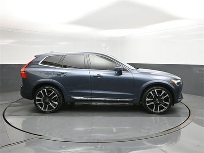 2023 Volvo XC60 B5 Ultimate Bright Theme