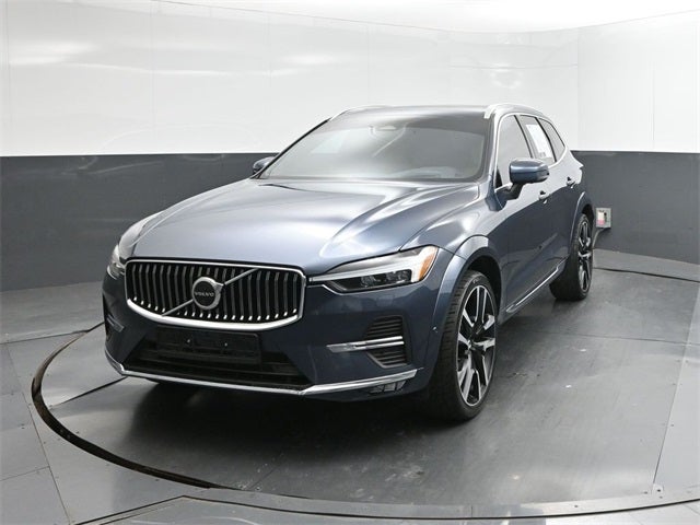 2023 Volvo XC60 B5 Ultimate Bright Theme