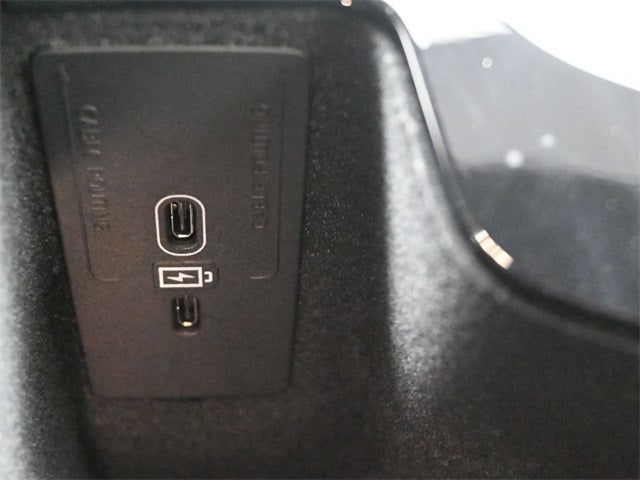 2023 Volvo XC60 B5 Ultimate Bright Theme