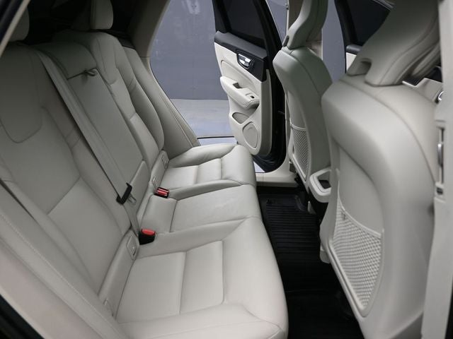 2023 Volvo XC60 B5 Core