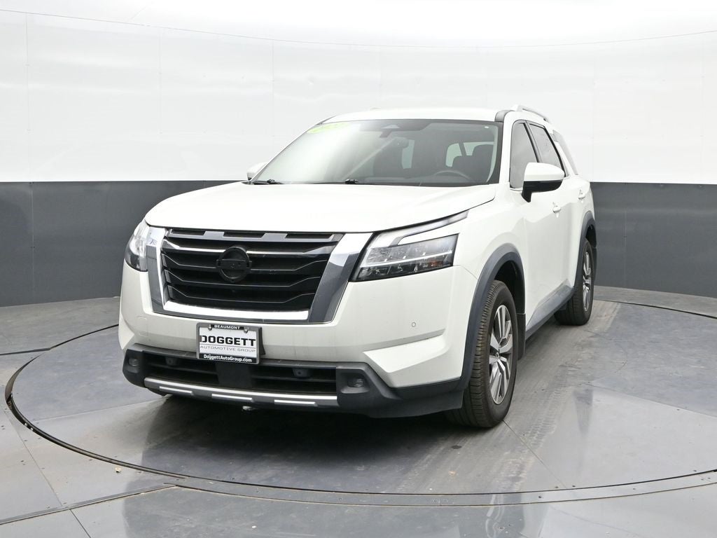 2022 Nissan Pathfinder SL