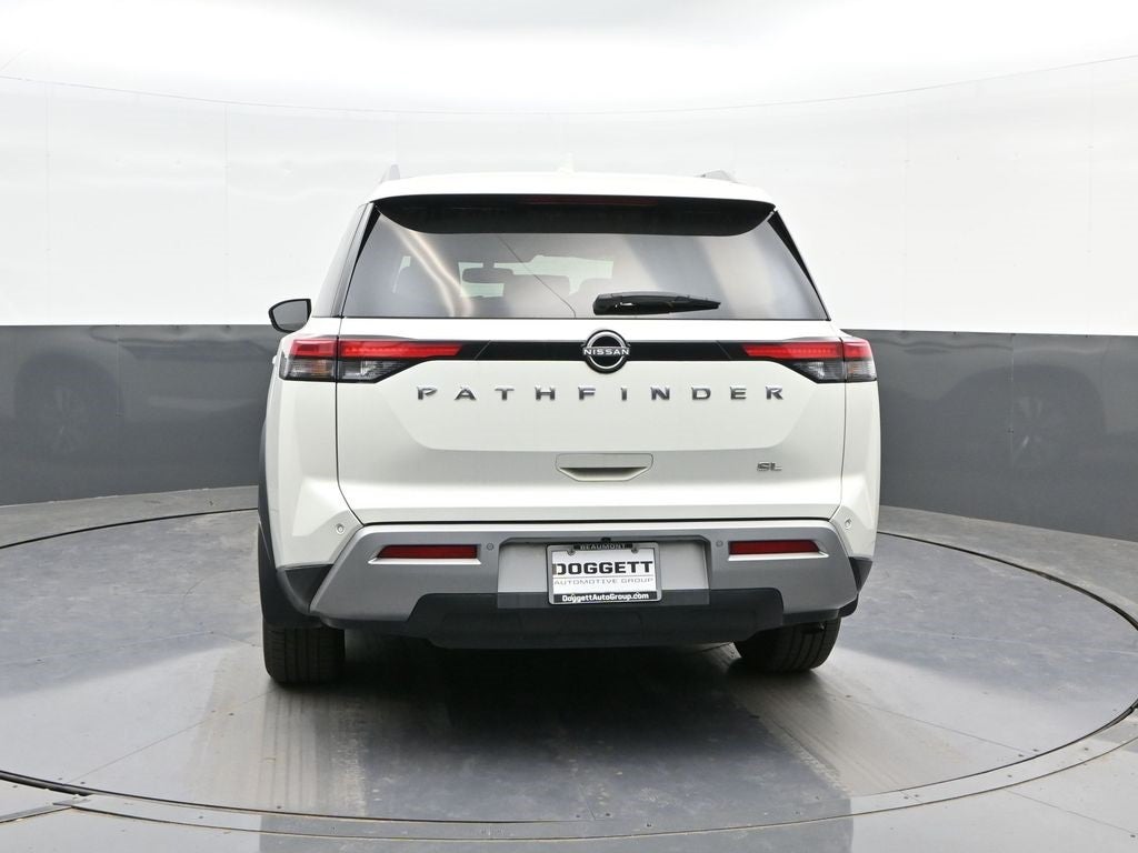 2022 Nissan Pathfinder SL