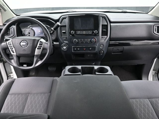 2022 Nissan Titan SV