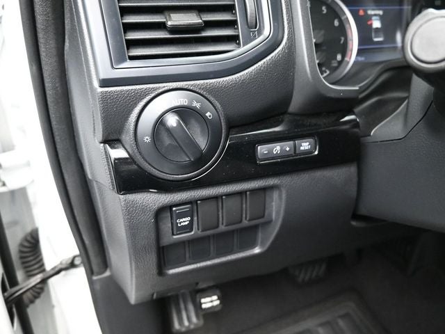 2022 Nissan Titan SV