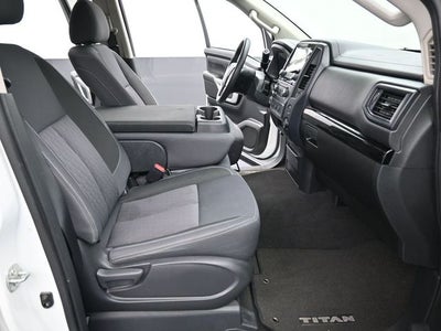 2022 Nissan Titan SV