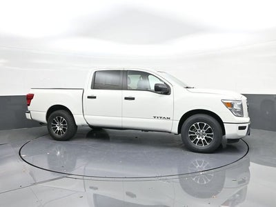 2022 Nissan Titan SV
